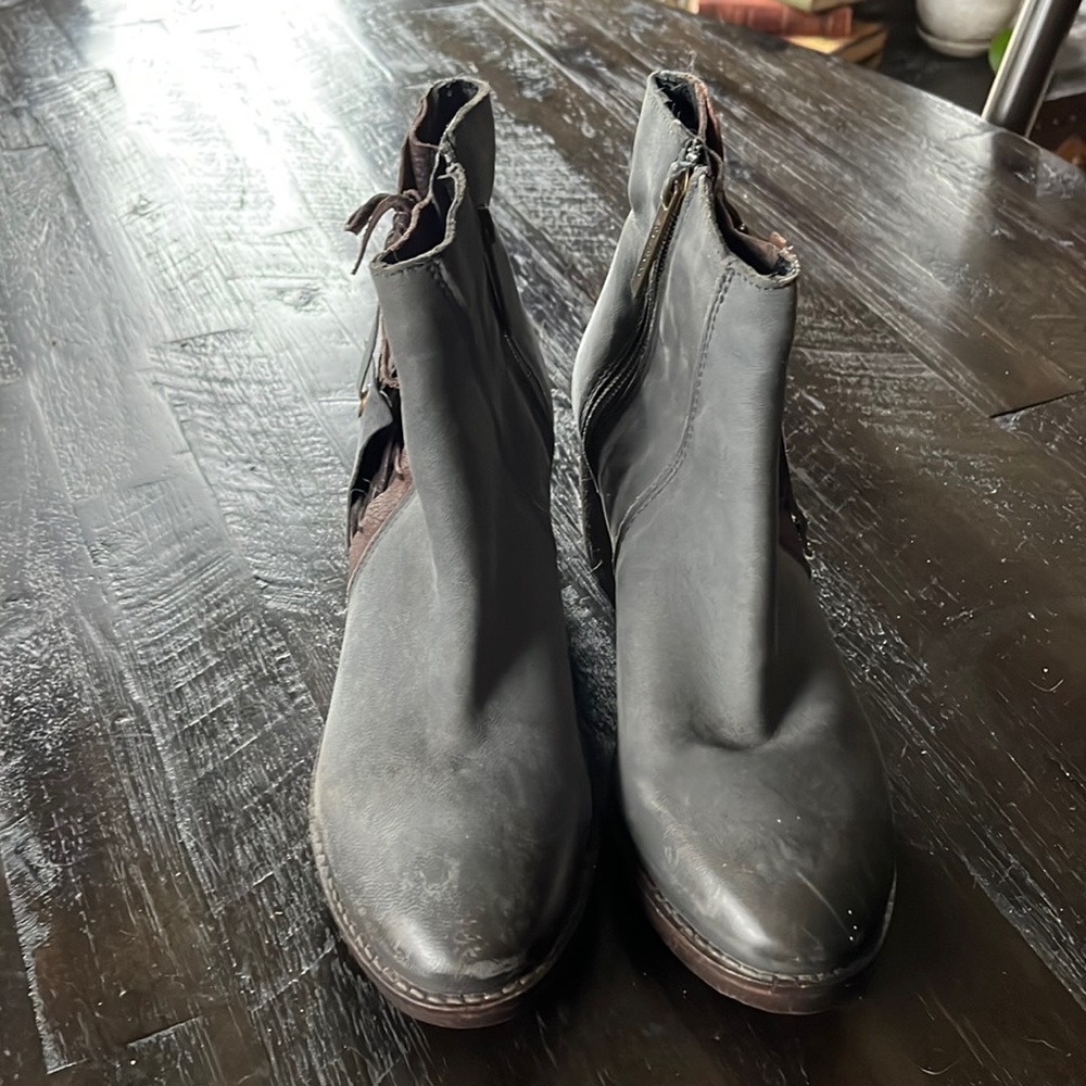 Cute distressed Rag & Co Booties